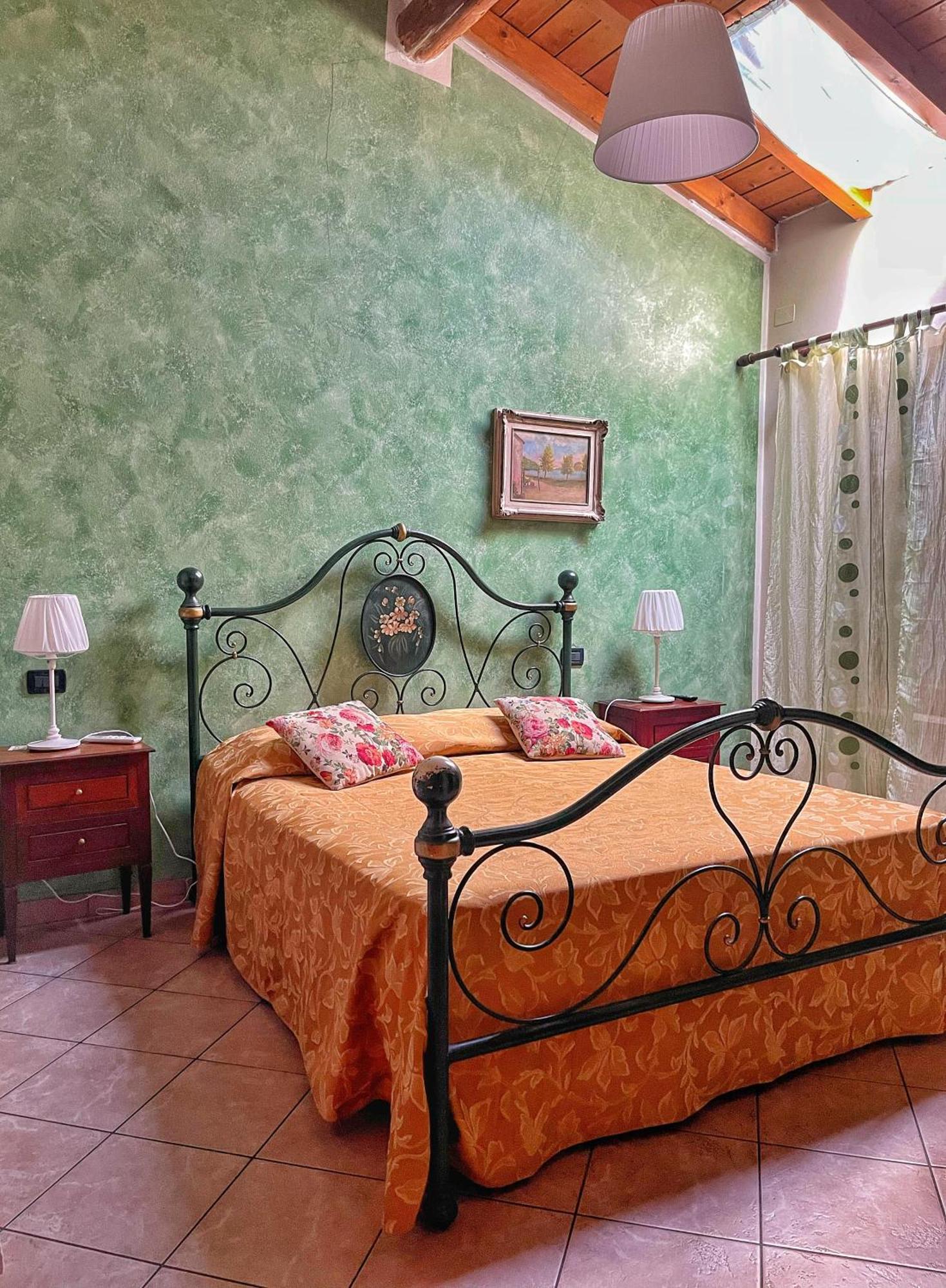 B&B La Cascina Di Alice カスティリオーネ・デッレ・スティヴィエーレ エクステリア 写真